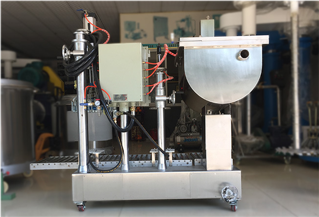 壓蓋機專門針對頻繁更換包裝規格的需要而設計，具有雙壓蓋功能(圖2)
