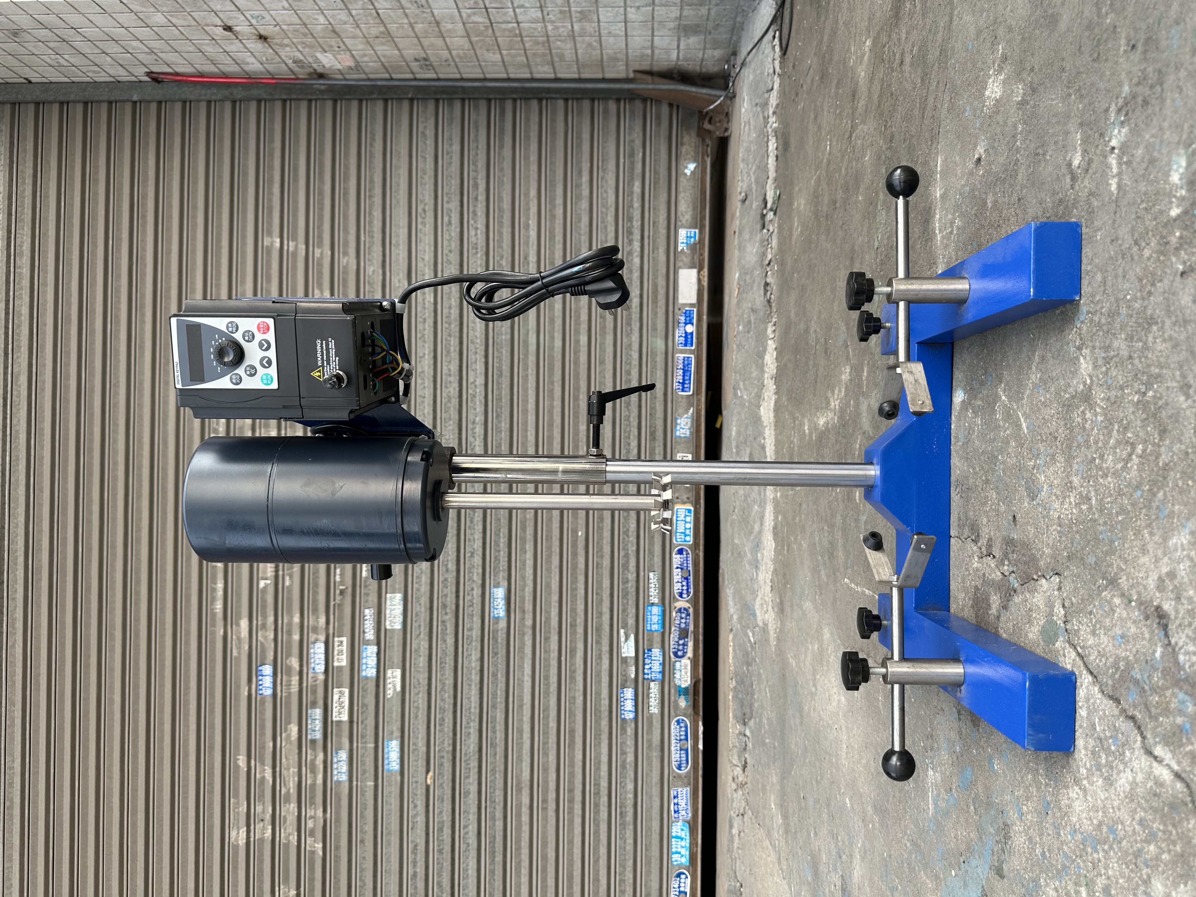 在使用實(shí)驗(yàn)室分散機(jī)的過(guò)程中應(yīng)注意的事項(xiàng)？(圖1)