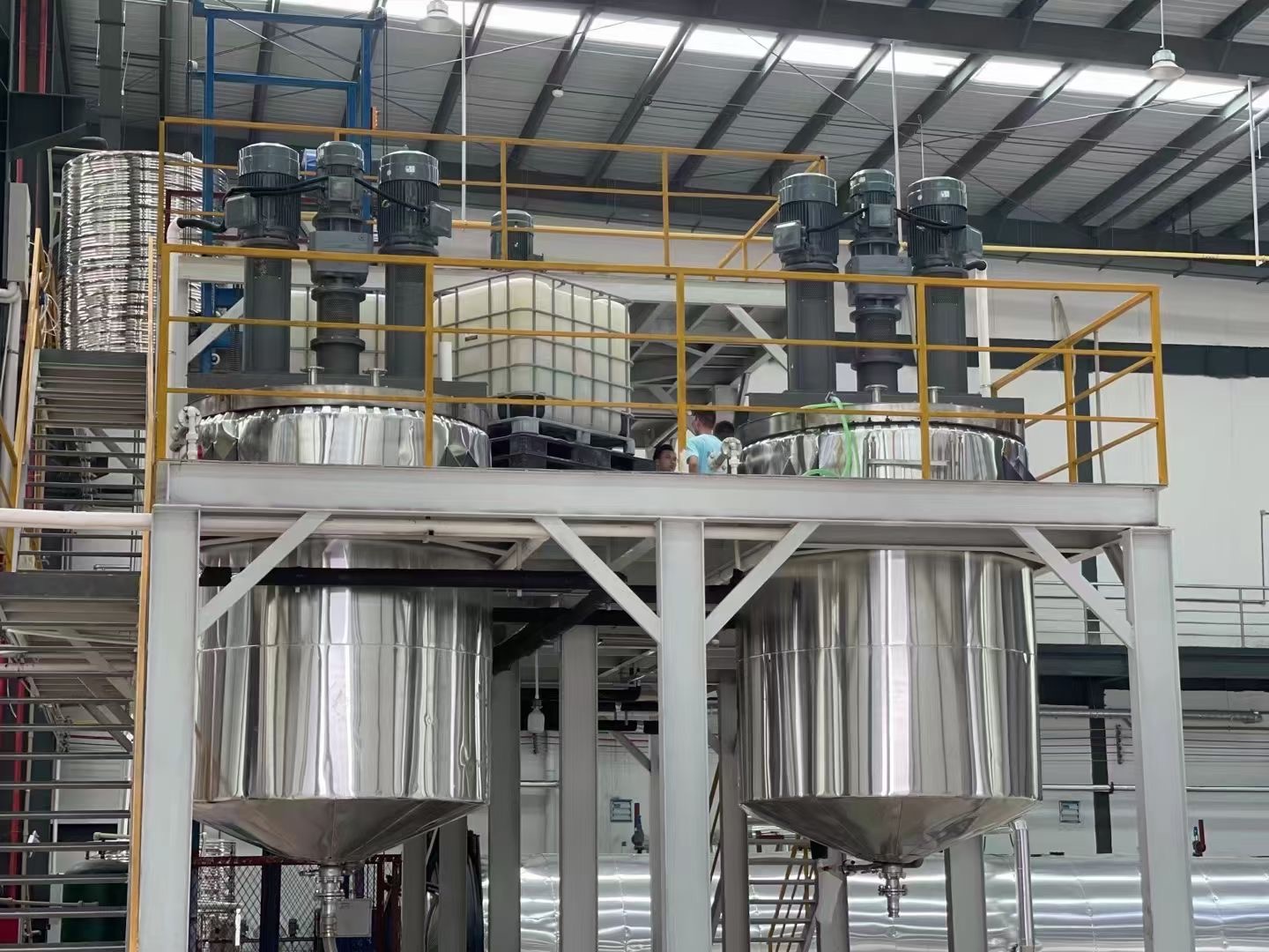 反應(yīng)釜設(shè)備的安裝及使用(圖1)