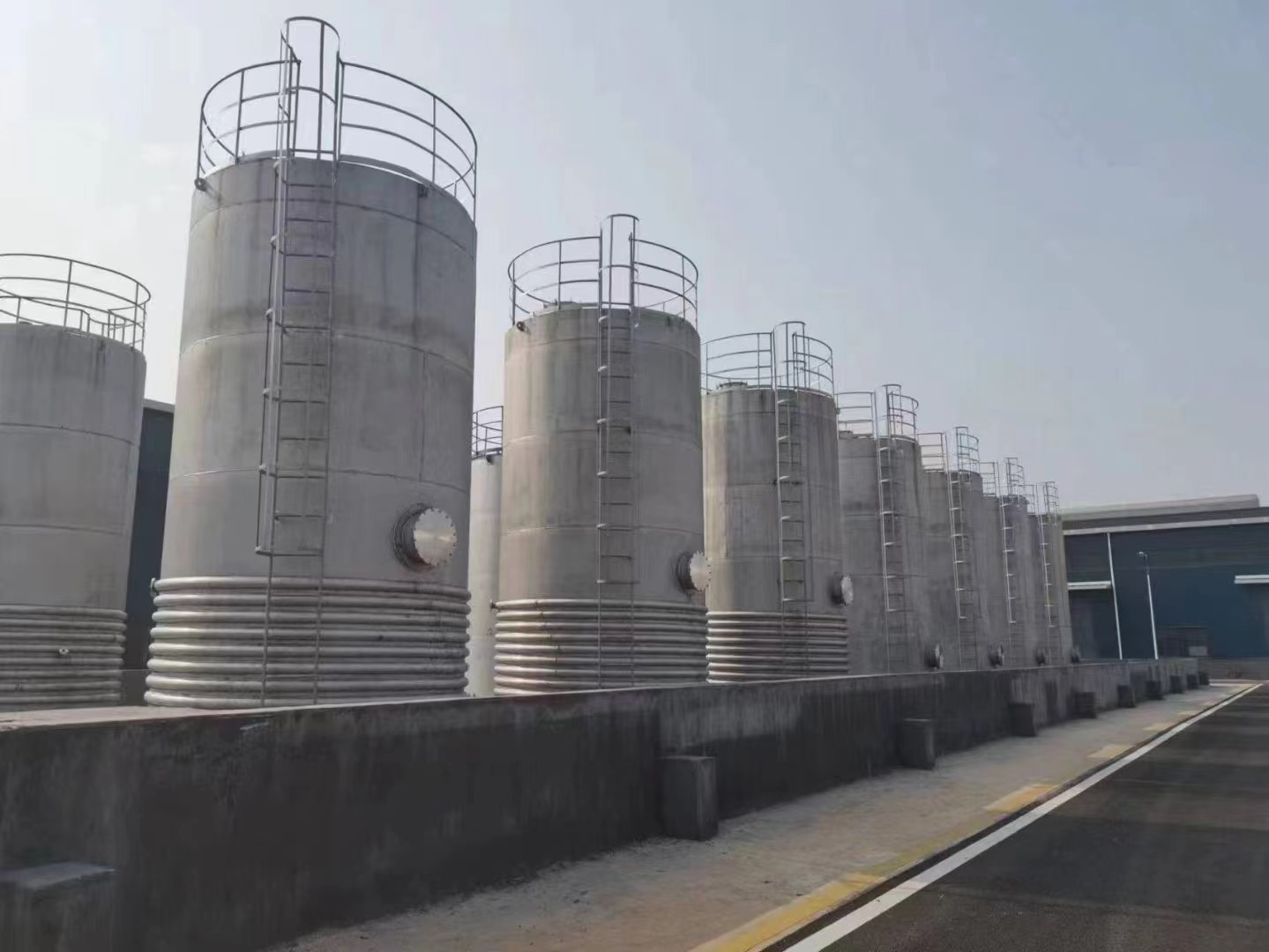 廣西萬磊集團(tuán)化工儲罐 埋地儲罐 立式儲罐 工程總包