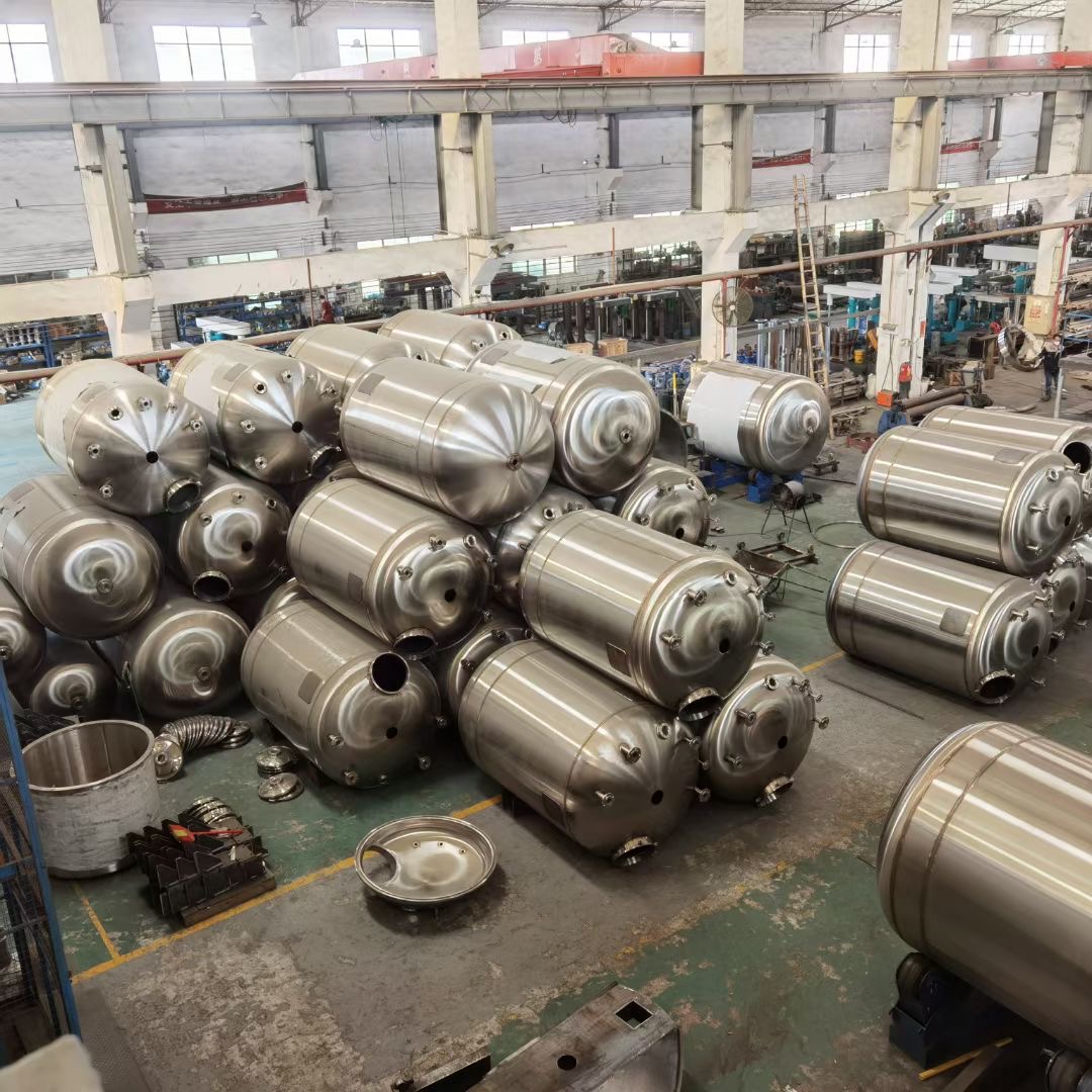 發(fā)往 迪拜 阿聯(lián)酋 化工反應(yīng)釜攪拌釜 及配套設(shè)備采購