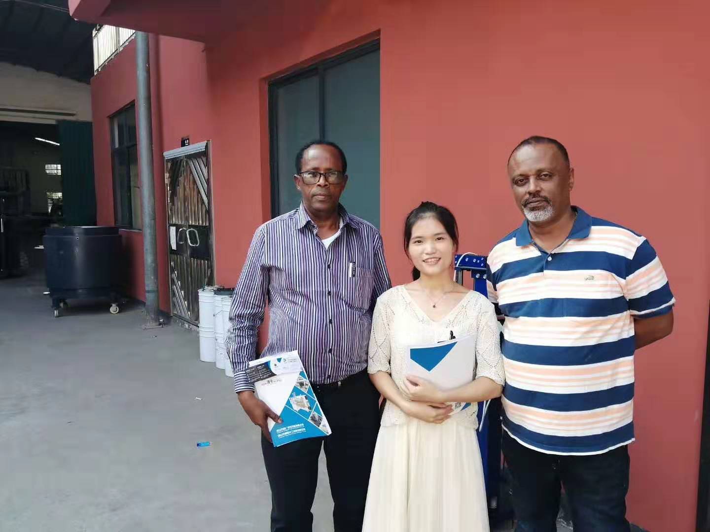 來自南非客戶采購高速分散機  平臺反應釜案例(圖1)