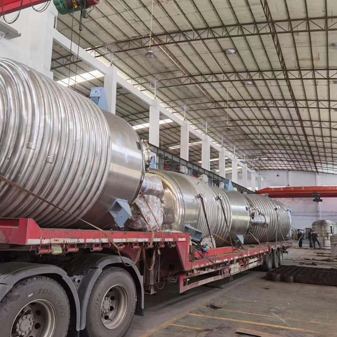 迪拜阿聯酋 采購平臺反應釜15臺 及高速分散機 工程案例分享(圖3)